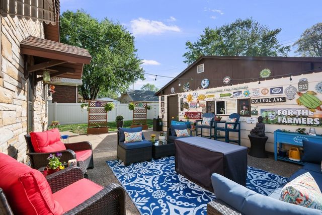 2218 DAVIE Street, Davenport, IA 52804
