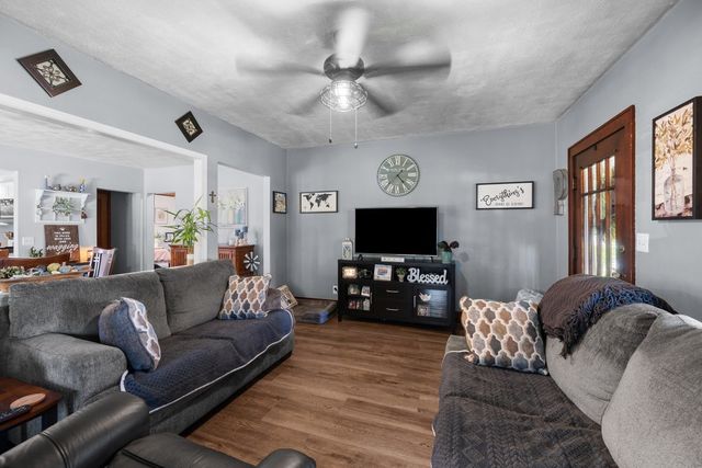 2218 DAVIE Street, Davenport, IA 52804