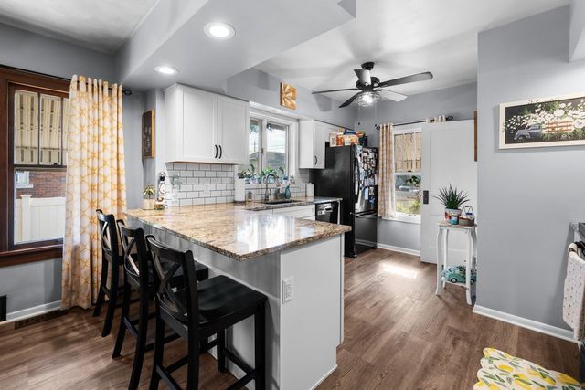 2218 DAVIE Street, Davenport, IA 52804