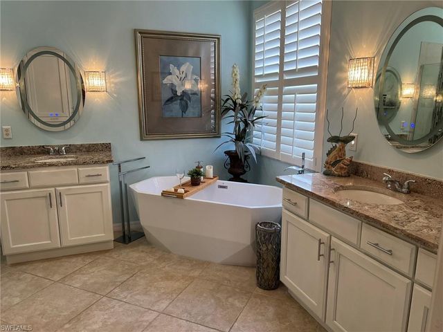 9269 Palm Island CIR, North Fort Myers, FL 33903