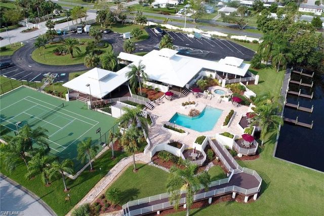 9269 Palm Island CIR, North Fort Myers, FL 33903