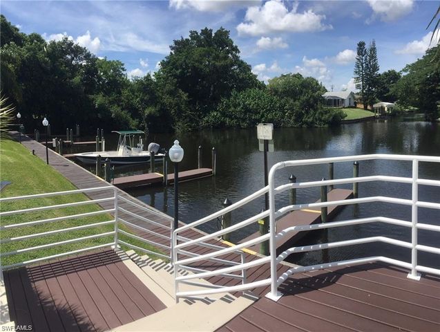 9269 Palm Island CIR, North Fort Myers, FL 33903