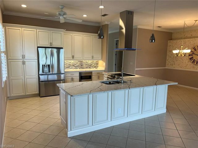 9269 Palm Island CIR, North Fort Myers, FL 33903