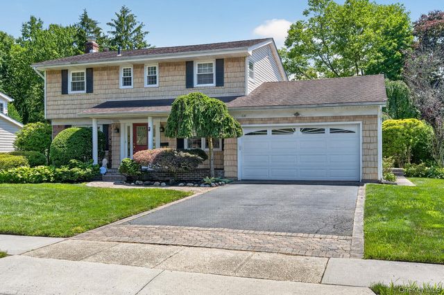 6 W Oak Hill, Oyster Bay, NY 11771