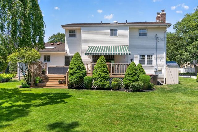 6 W Oak Hill, Oyster Bay, NY 11771