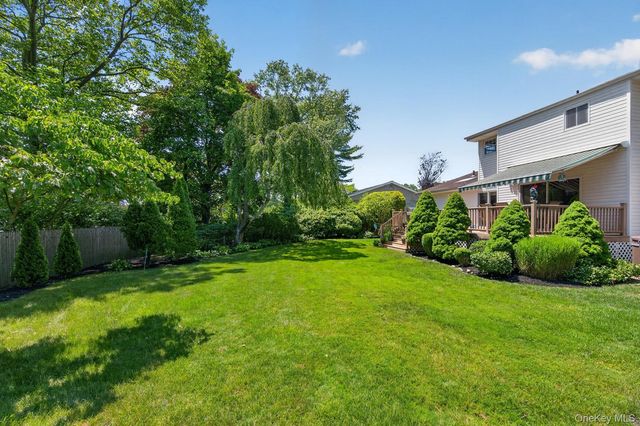 6 W Oak Hill, Oyster Bay, NY 11771