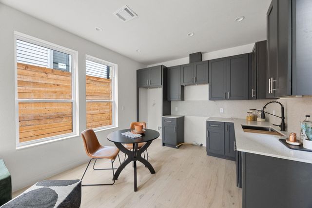 1709 Maple Ave 2B, Austin, TX 78702