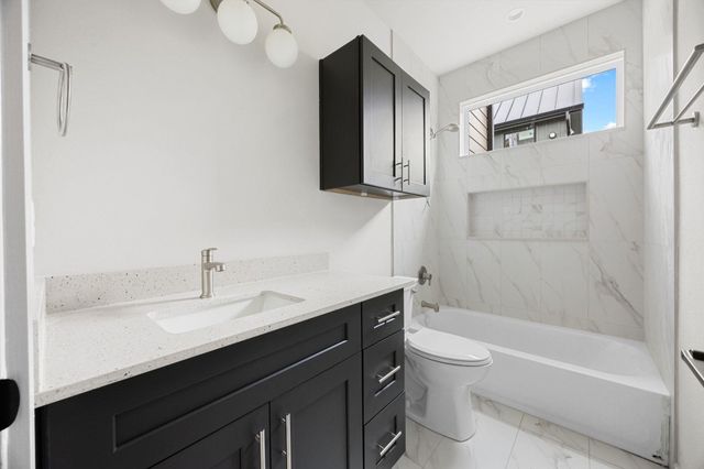 1709 Maple Ave 2B, Austin, TX 78702