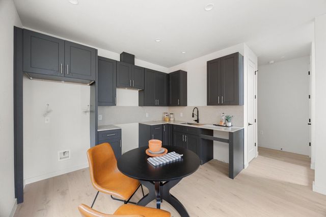 1709 Maple Ave 2B, Austin, TX 78702