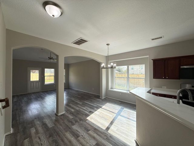 914 Whispering Winds Court, Baytown, TX 77521