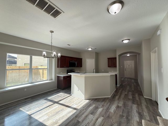 914 Whispering Winds Court, Baytown, TX 77521