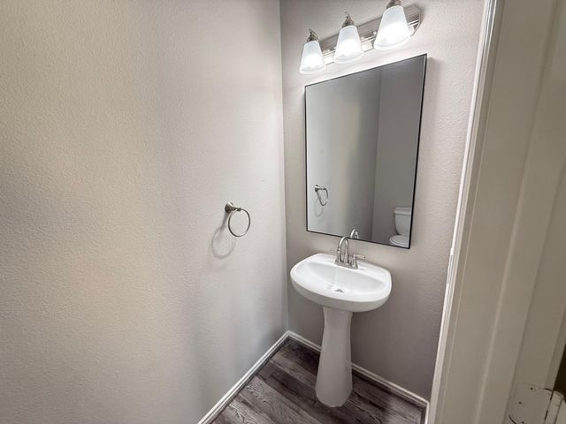 914 Whispering Winds Court, Baytown, TX 77521