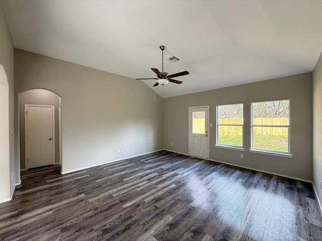 914 Whispering Winds Court, Baytown, TX 77521