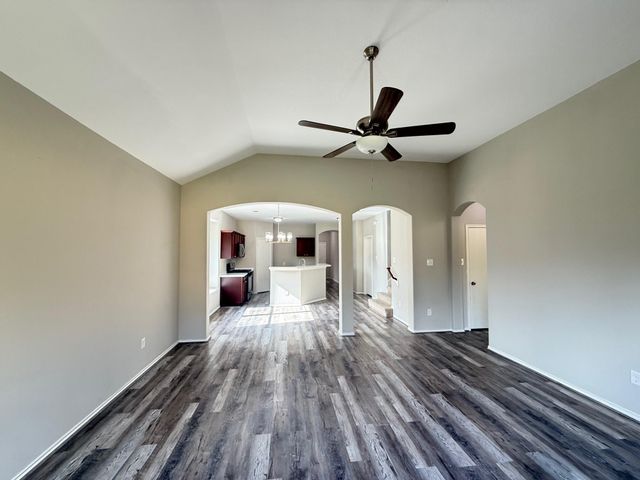 914 Whispering Winds Court, Baytown, TX 77521