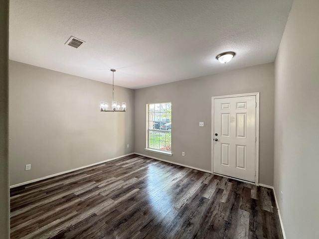 914 Whispering Winds Court, Baytown, TX 77521