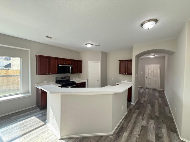 914 Whispering Winds Court, Baytown, TX 77521