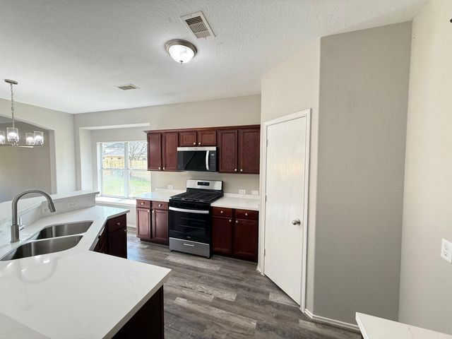 914 Whispering Winds Court, Baytown, TX 77521