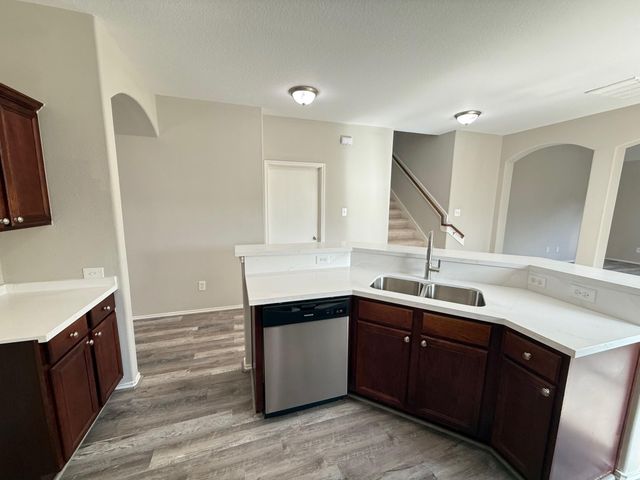 914 Whispering Winds Court, Baytown, TX 77521