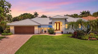 506 Pine Grove LN, Naples, FL 34103