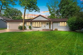 3308 S SCARLET OAK LANE, Appleton, WI 54915