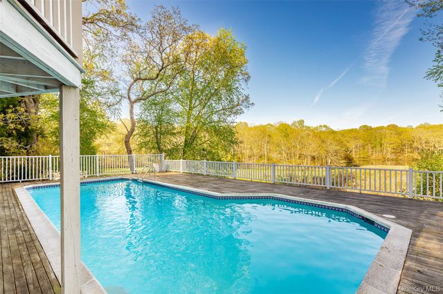 4 Irene Lane, Shelter Island, NY 11964