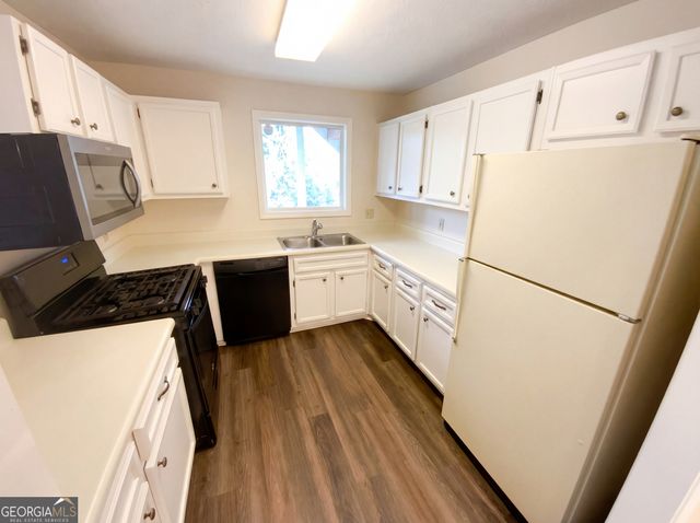 107 Gettysburg Place, Sandy Springs, GA 30350