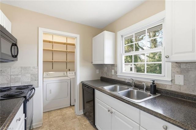 3202 Shallowford Drive, Greensboro, NC 27406