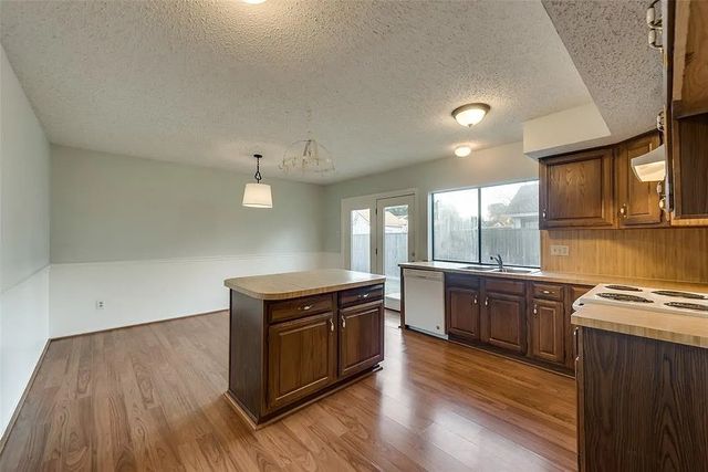 1516 Golden Grove Drive, Mesquite, TX 75149