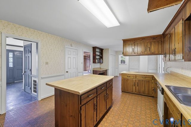 12805 Gloria Ct, Chester, VA 23831