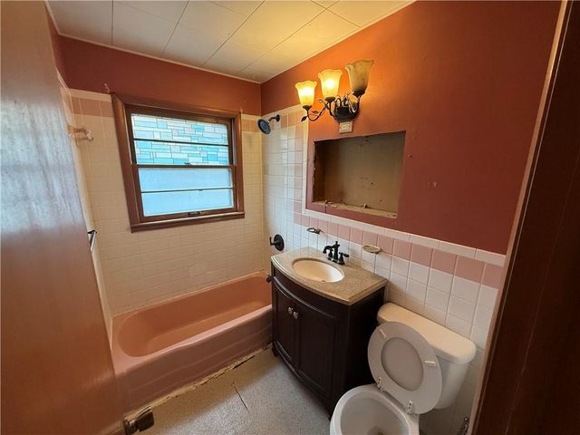 6155 NOGARD Avenue, Kansas City, KS 66104