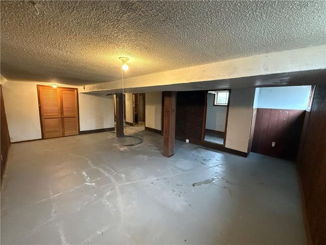 6155 NOGARD Avenue, Kansas City, KS 66104