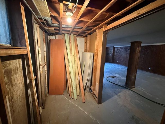 6155 NOGARD Avenue, Kansas City, KS 66104