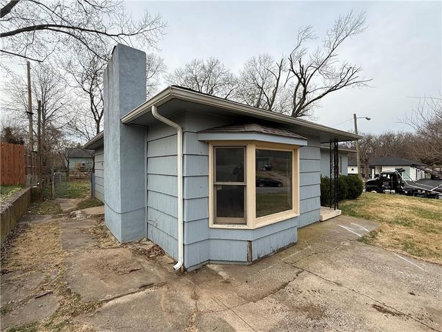 6155 NOGARD Avenue, Kansas City, KS 66104