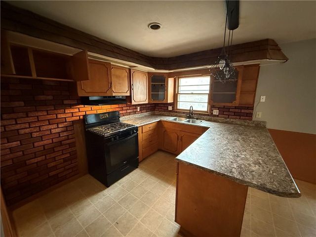 6155 NOGARD Avenue, Kansas City, KS 66104