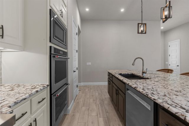 305 Arrowhead Mound RD, Georgetown, TX 78628