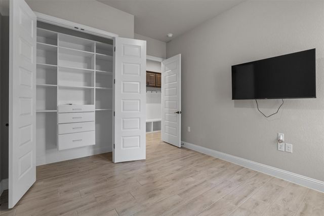 305 Arrowhead Mound RD, Georgetown, TX 78628