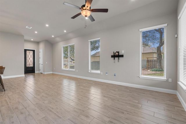 305 Arrowhead Mound RD, Georgetown, TX 78628