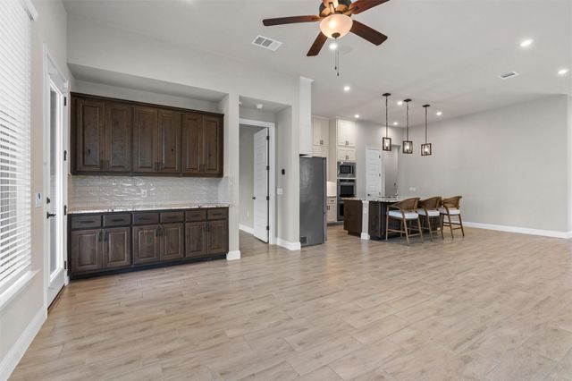 305 Arrowhead Mound RD, Georgetown, TX 78628