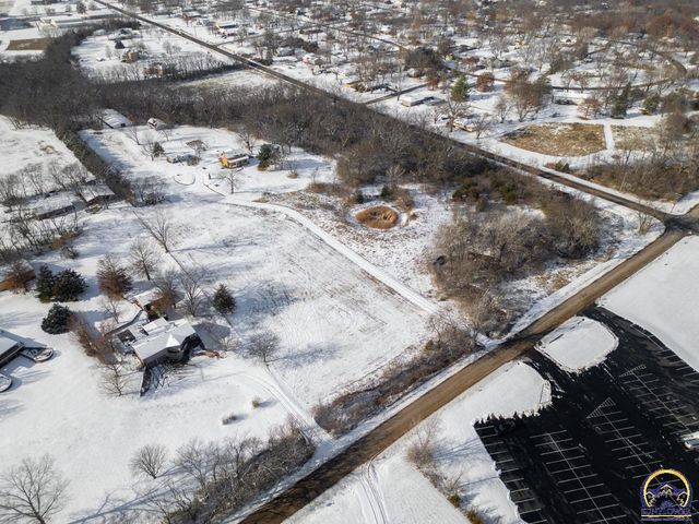 2939 SE Tecumseh RD, Tecumseh, KS 66542