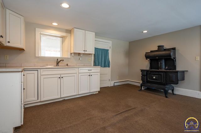 2939 SE Tecumseh RD, Tecumseh, KS 66542