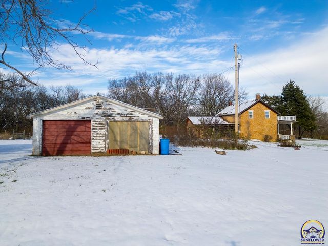 2939 SE Tecumseh RD, Tecumseh, KS 66542