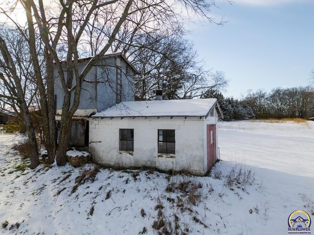 2939 SE Tecumseh RD, Tecumseh, KS 66542