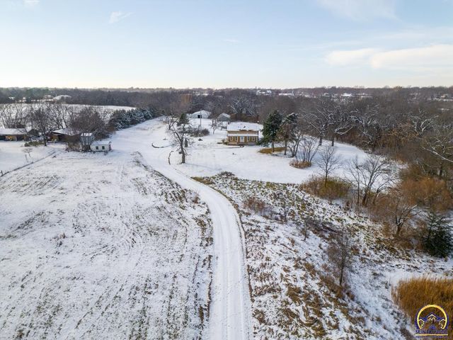 2939 SE Tecumseh RD, Tecumseh, KS 66542