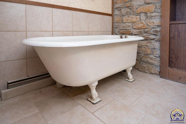 2939 SE Tecumseh RD, Tecumseh, KS 66542