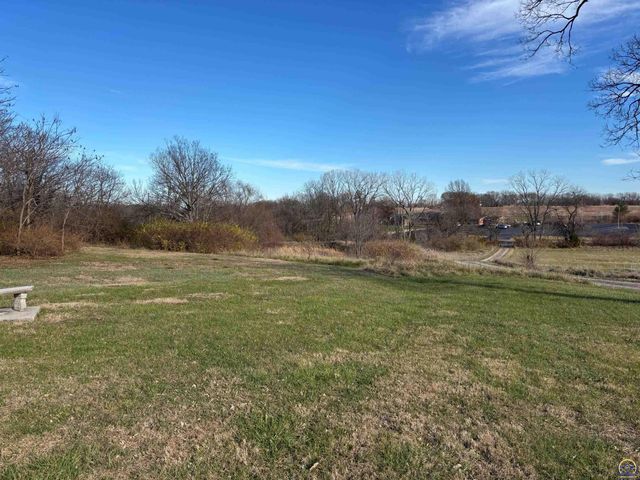 2939 SE Tecumseh RD, Tecumseh, KS 66542