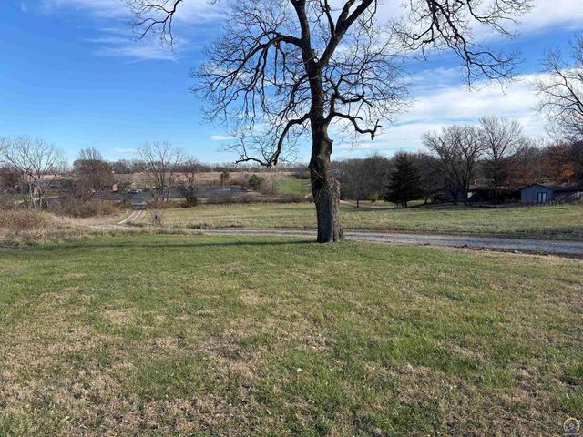 2939 SE Tecumseh RD, Tecumseh, KS 66542