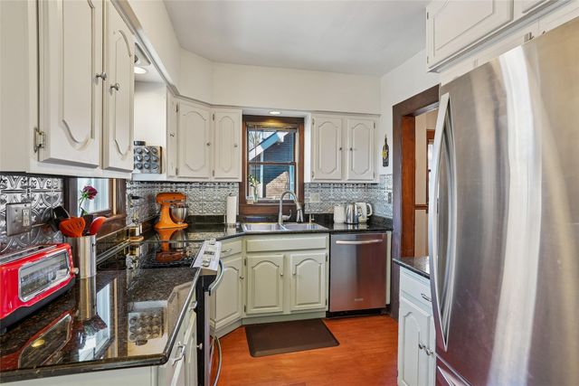 3516 Iola Avenue, Des Moines, IA 50312