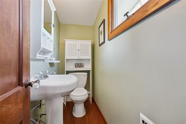 3516 Iola Avenue, Des Moines, IA 50312