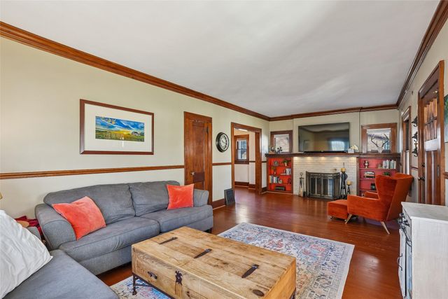 3516 Iola Avenue, Des Moines, IA 50312