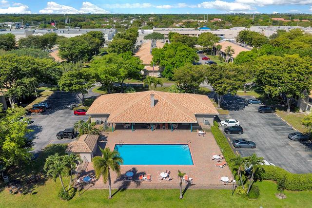 9960 Pineapple Tree Drive 109, Boynton Beach, FL 33436